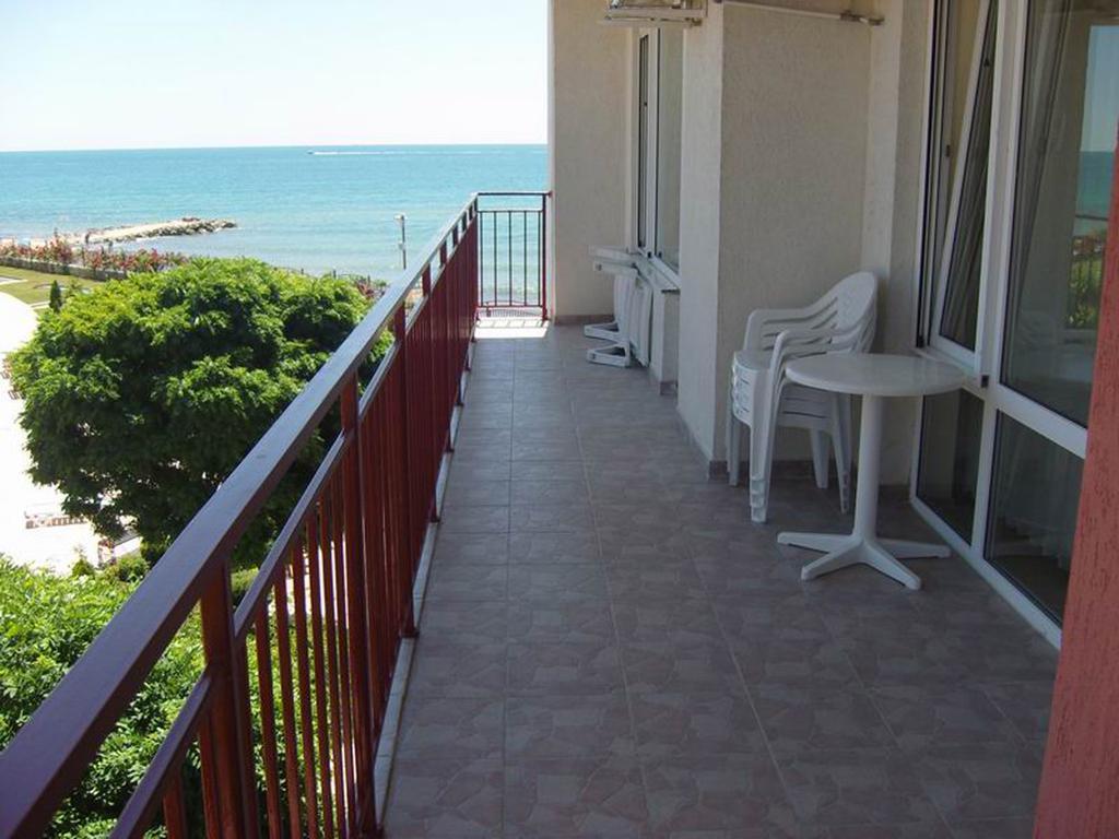 Gt Privilege Fort Beach Apartments Elenite Buitenkant foto