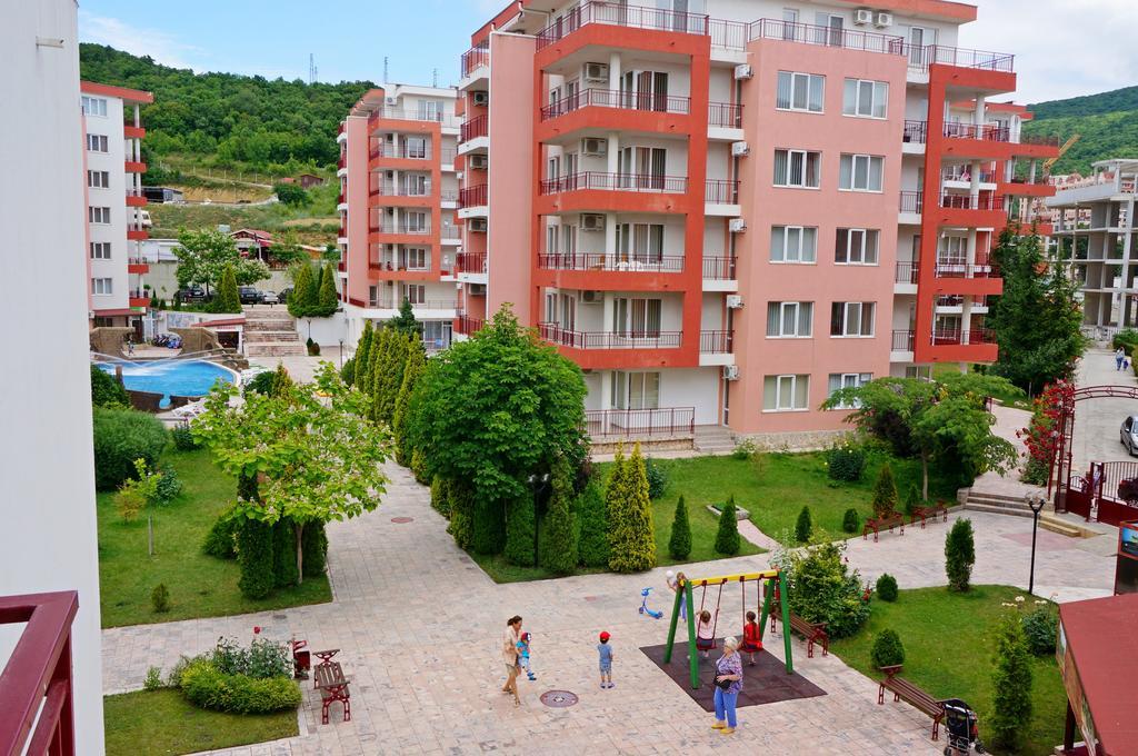 Gt Privilege Fort Beach Apartments Elenite Buitenkant foto