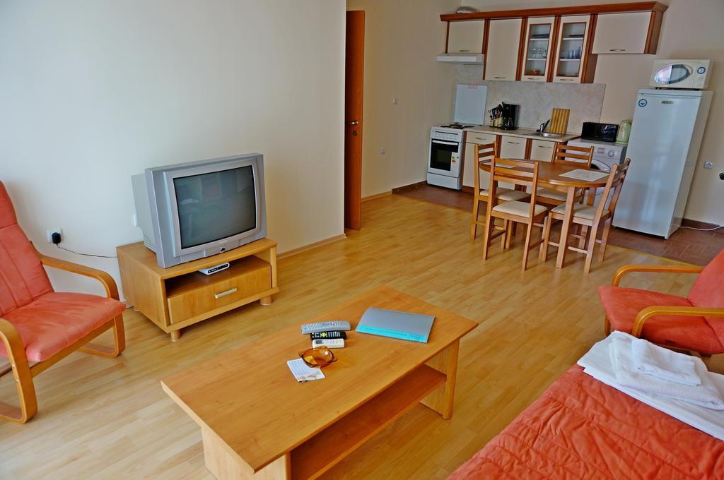 Gt Privilege Fort Beach Apartments Elenite Buitenkant foto