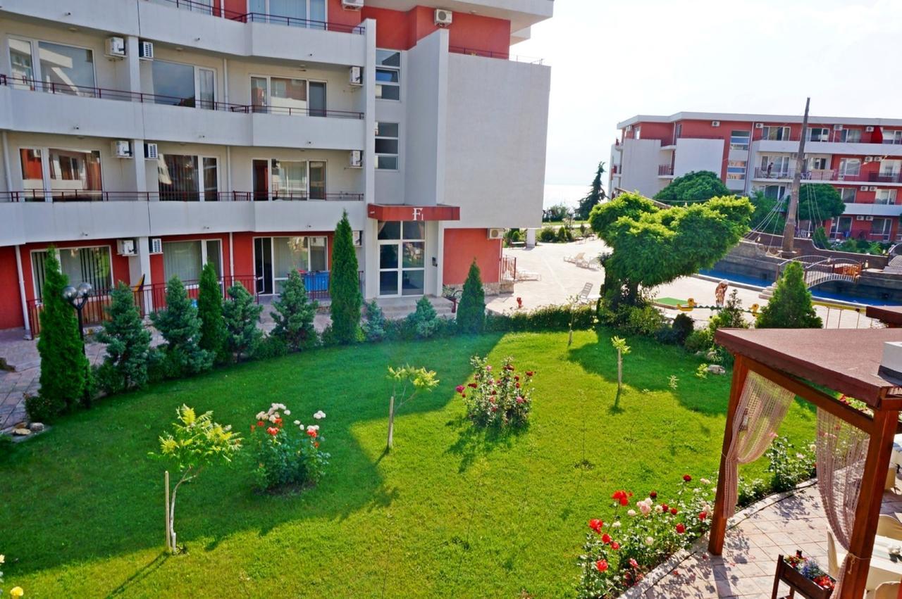 Gt Privilege Fort Beach Apartments Elenite Buitenkant foto